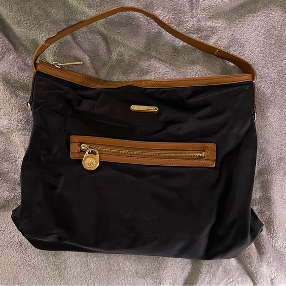 Michael Kors Kempton Nylon Women's Shoulder Bag - Picture 1 of 11